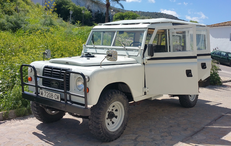 Un Poco De Historia Con El Todoterreno Land Rover Santana Motor Y Racing