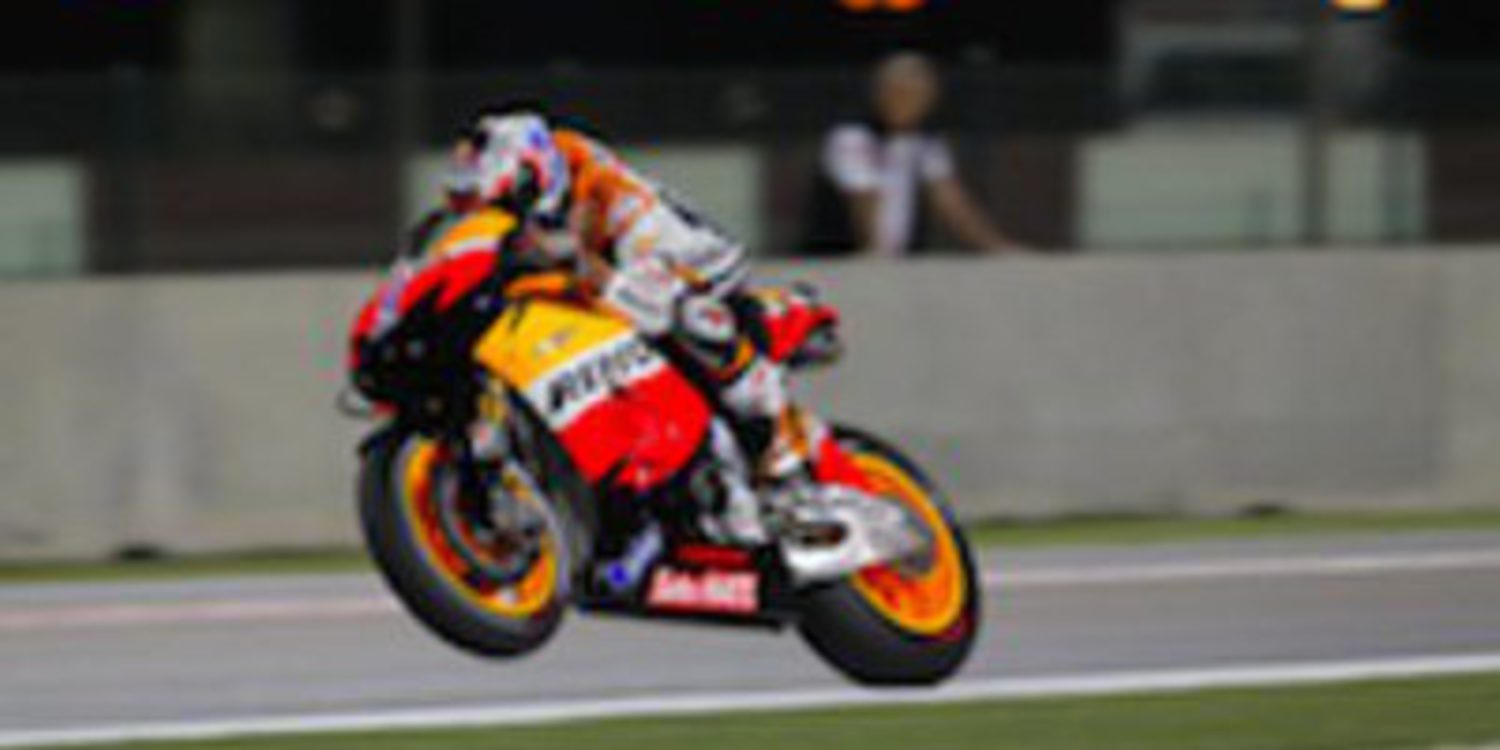 Casey Stoner no se conforma y lidera en 2012 desde los primeros libres