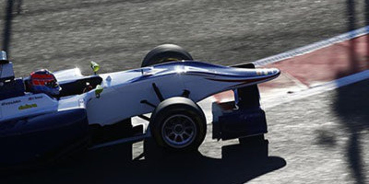 Dean Stoneman firma la pole de la GP3 en Sochi